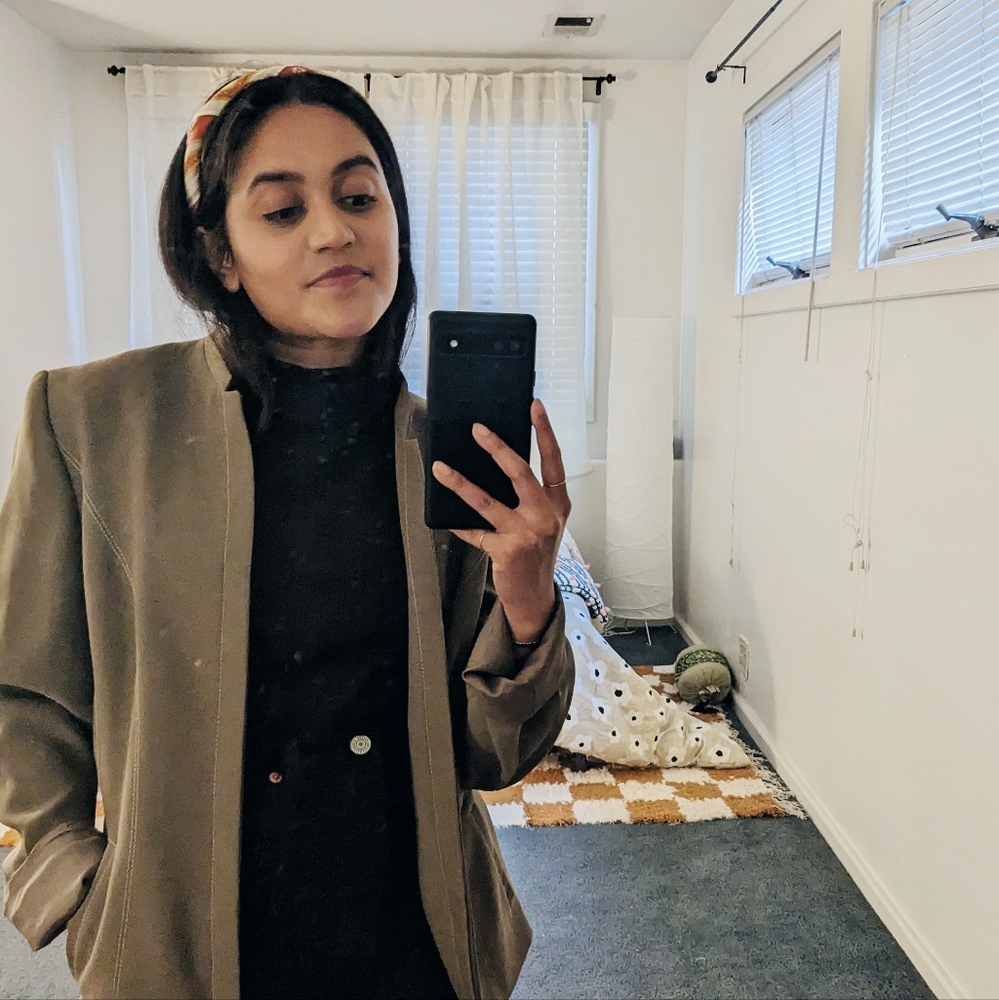 Meet your Posher, Noosha